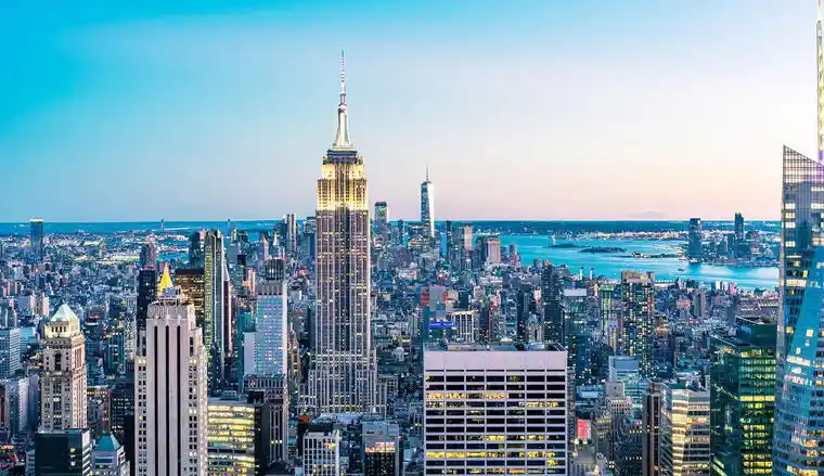 纽约金融中心支持美元汇款与收款